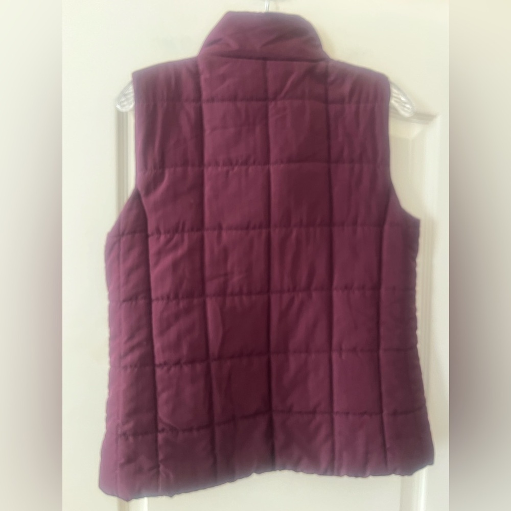 New York & Company Cranberry Quilted Vest Women’s Size Medium - Picture 3 of 15